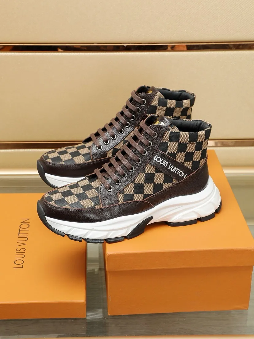 Factory P460 men's shoes 💰"LOUI* VUITTO*" popular men's casual shoes 💯Purchase-level quality, the upper is made of original materials with cowhide, the real thing is super shiny⚡️ Fashionable and versatile, the toe last shape is firm and full, the soles are LV original molds and can be put in and out at will. Light and comfortable on the foot ~ purely handmade, details determine the quality! Color: Two colors available. Size:38-44 (45 customized)